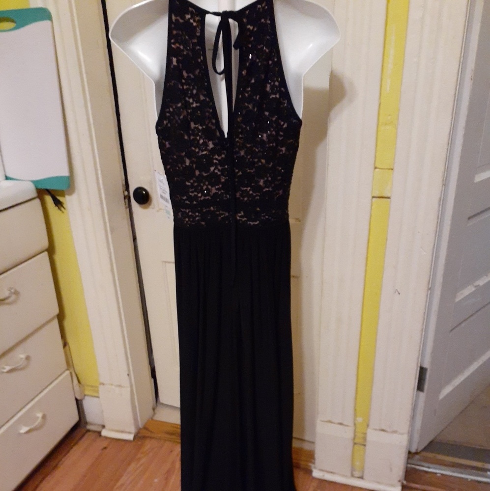 Dress - Picture 2 of 4